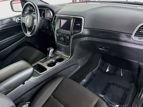 Used 2021 Jeep Grand Cherokee Laredo AWD/4WD image 30