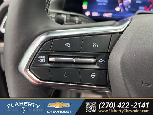 Used 2024 Chevrolet Traverse RS image 26