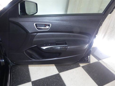 Used 2018 Acura TLX FWD image 25