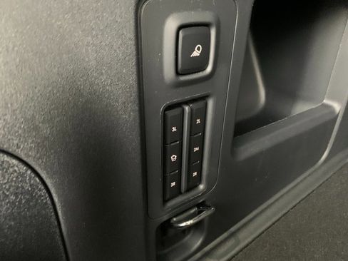 New 2026 Lincoln Navigator Premiere AWD/4WD image 13