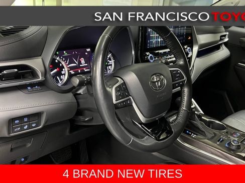 Used 2022 Toyota Highlander Platinum AWD/4WD image 13