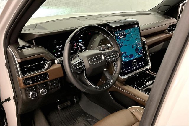 Used 2025 GMC Yukon Denali Ultimate AWD/4WD image 16