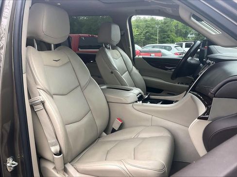 Used 2015 Cadillac Escalade ESV Luxury AWD/4WD image 8