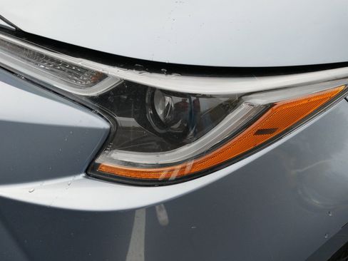 Used 2021 Toyota Corolla LE image 16