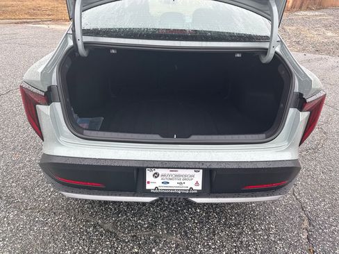 New 2025 Kia K4 EX image 18