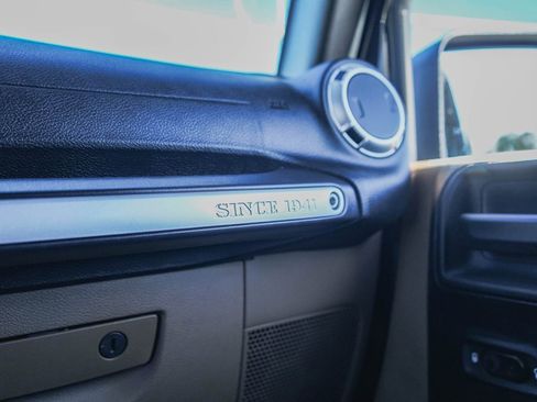 Used 2017 Jeep Wrangler Unlimited Sahara w/ Connectivity Group image 12