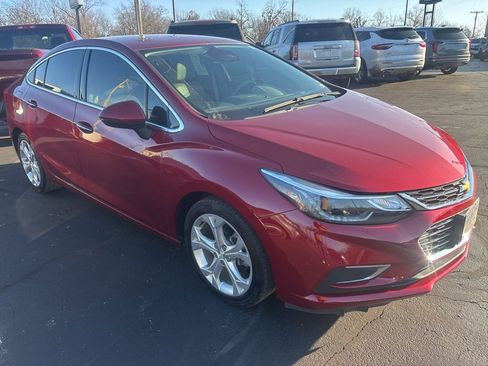 Used 2017 Chevrolet Cruze Premier w/ Enhanced Convenience Package image 6