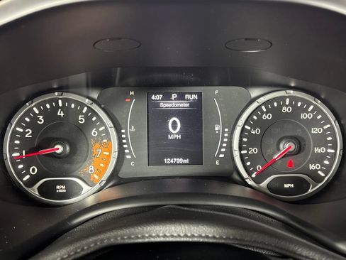 Used 2016 Jeep Renegade Latitude AWD/4WD image 21