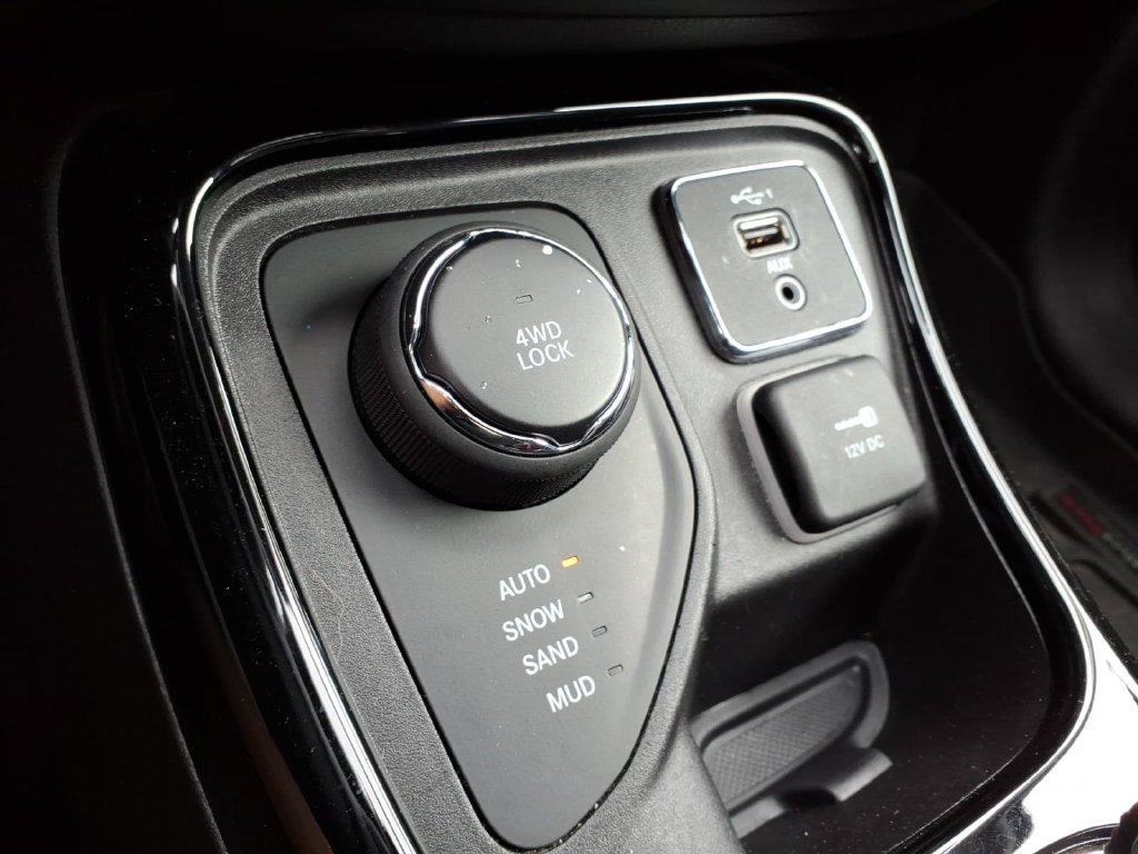 Certified 2020 Jeep Compass Limited w/ Safety & Security Group AWD/4WD image 15