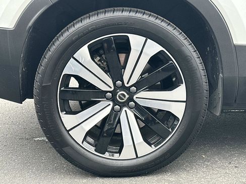 Certified 2023 Volvo XC40 Recharge Core image 27