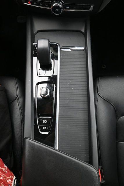 Used 2023 Volvo S60 B5 Core w/ Climate Package FWD image 11