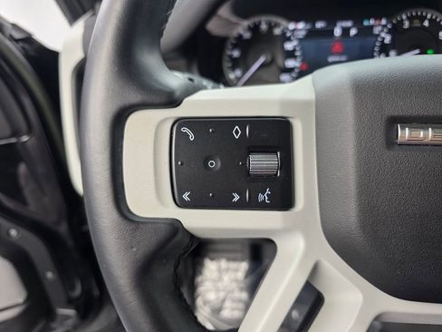 Used 2023 Land Rover Defender 130 SE image 18