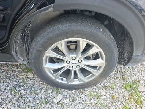 Used 2023 Ford Explorer XLT w/ Equipment Group 202A AWD/4WD image 19