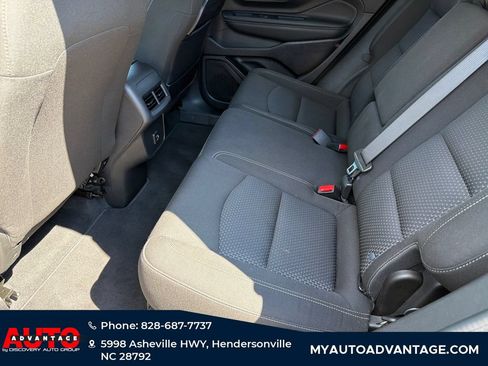 Used 2024 GMC Terrain SLE FWD image 28