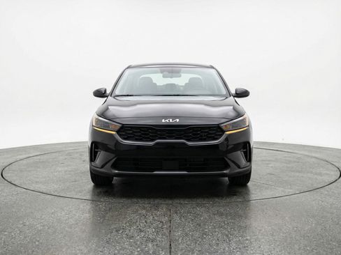 Used 2025 Kia K4 LXS image 2