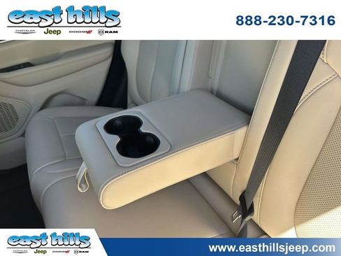 Certified 2023 Jeep Grand Cherokee Limited w/ Luxury Tech Group II AWD/4WD image 21