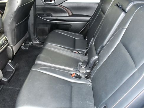 Used 2016 Toyota Highlander XLE image 48