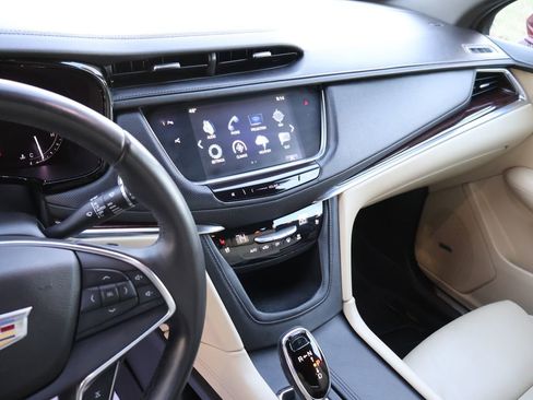 Used 2017 Cadillac XT5 Premium Luxury w/ Driver Assist Package image 29