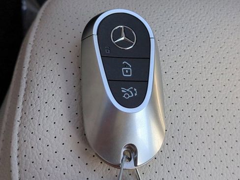 Used 2025 Mercedes-Benz C 300 Sedan image 28