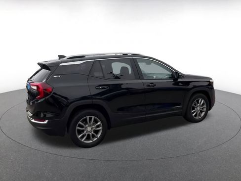 Used 2024 GMC Terrain SLT image 14