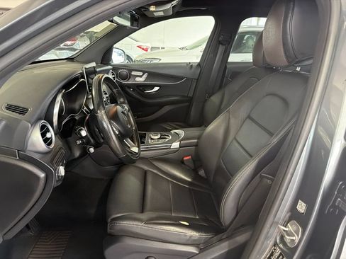 Used 2018 Mercedes-Benz GLC 300 4MATIC w/ Premium Package image 11