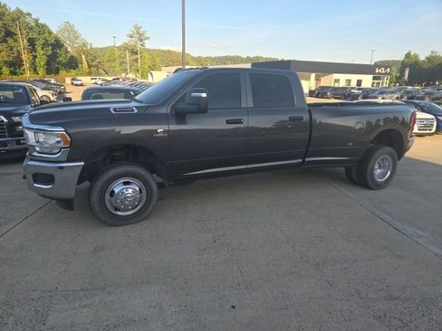 Used 2024 RAM 3500 Tradesman w/ Chrome Appearance Group AWD/4WD image 39