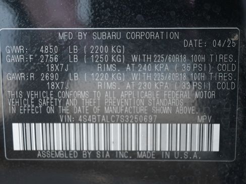 Certified 2025 Subaru Outback Onyx Edition AWD/4WD image 36