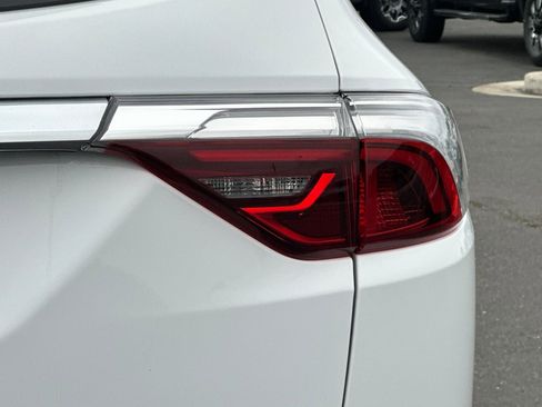 Used 2024 Buick Enclave Premium image 53