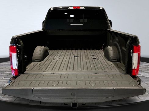 Used 2019 Ford F250 Platinum w/ Platinum Ultimate Package image 7