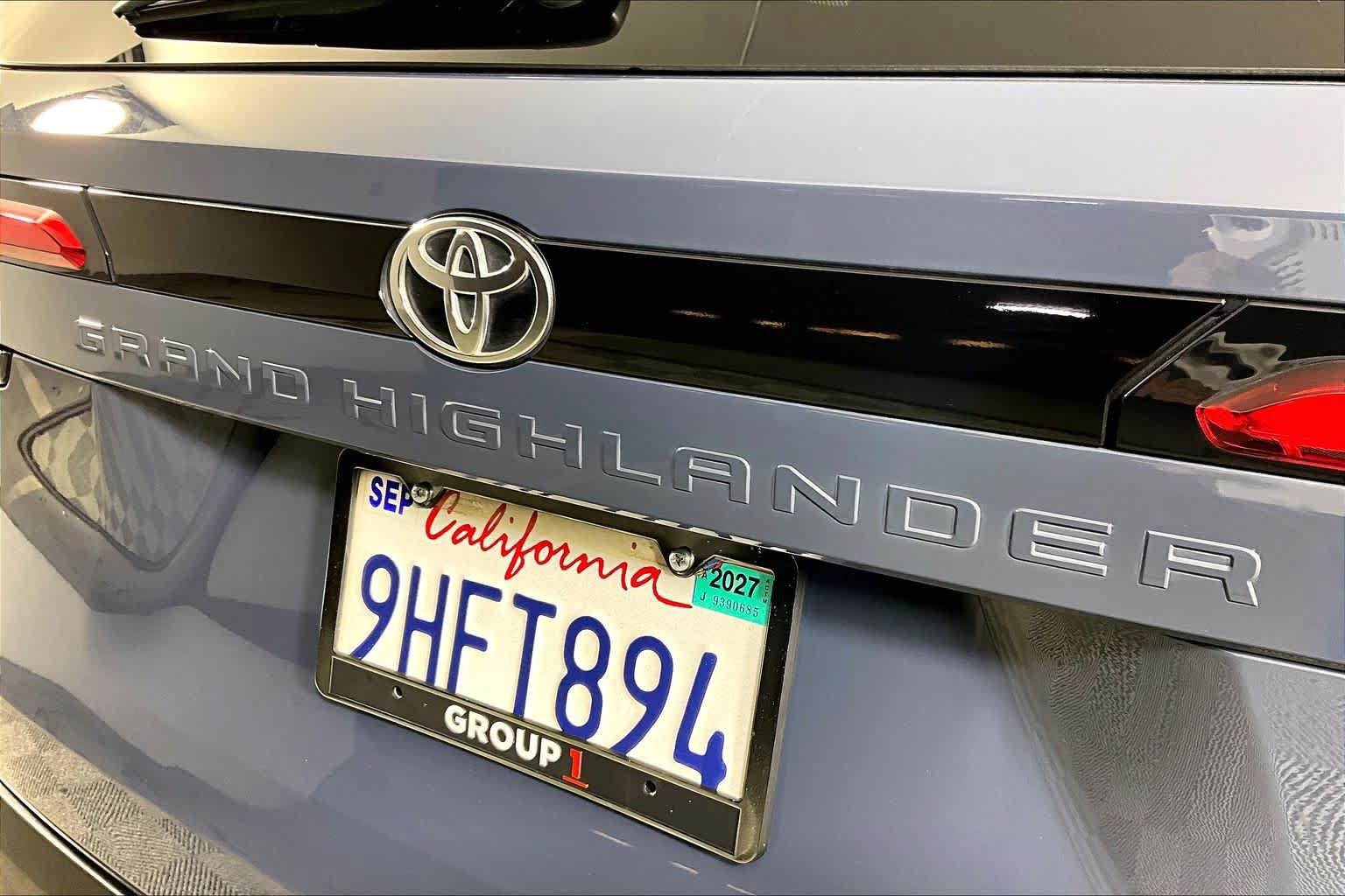 Used 2024 Toyota Grand Highlander AWD image 28