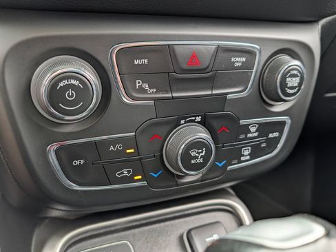 Used 2020 Jeep Compass Latitude w/ Safety & Security Group FWD image 25