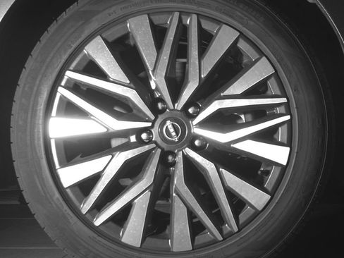 Used 2024 Nissan Altima 2.5 SV FWD image 31