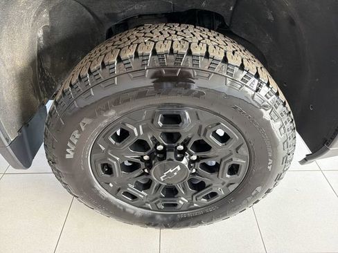 Certified 2024 Chevrolet Silverado 2500 LTZ w/ LTZ Plus Package image 14