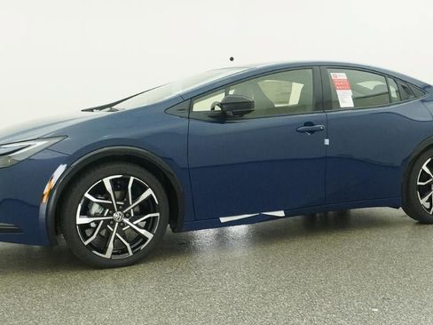 New 2026 Toyota Prius Plug-In Hybrid FWD image 18