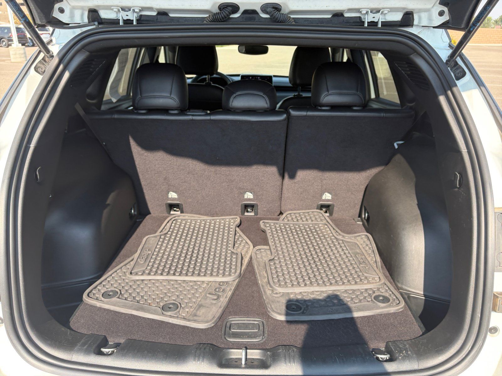 Used 2024 Jeep Compass Trailhawk AWD/4WD image 29