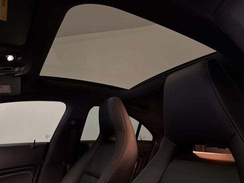 Used 2019 Mercedes-Benz CLA 250 image 21