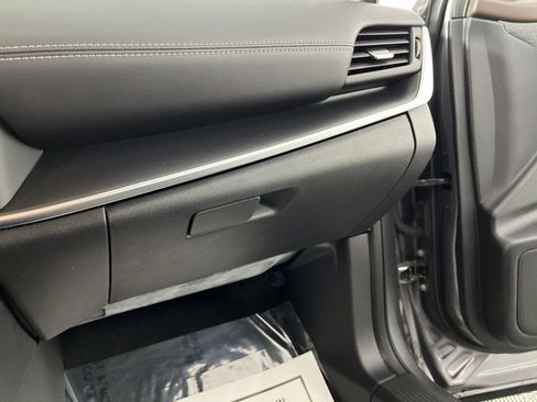 Used 2021 Nissan Rogue S FWD image 31