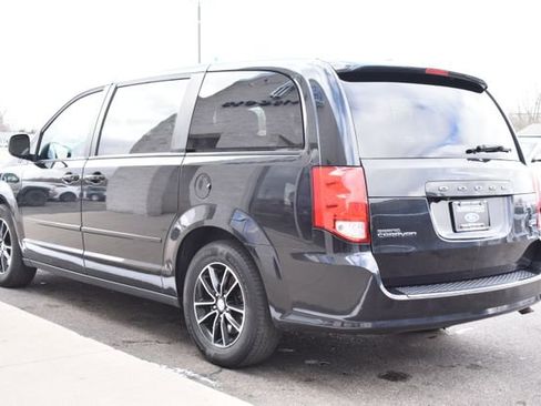 Used 2017 Dodge Grand Caravan SXT w/ Driver Convenience Group image 7
