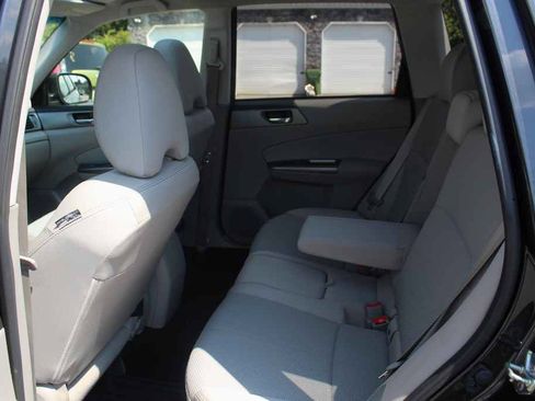 Used 2013 Subaru Forester 2.5X Premium w/ All-Weather Pkg AWD/4WD image 26