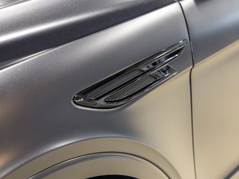 Used 2023 Bentley Bentayga AWD/4WD image 14