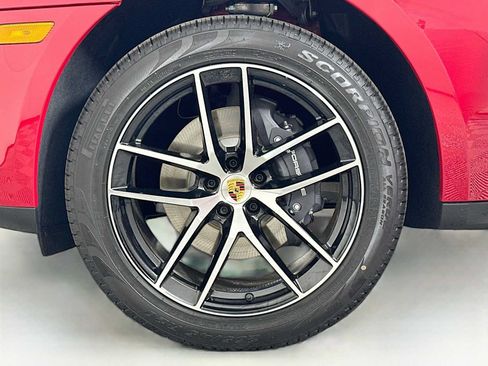 New 2026 Porsche Macan AWD/4WD image 32