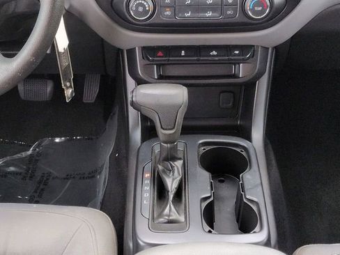 Used 2020 Chevrolet Colorado W/T RWD image 19