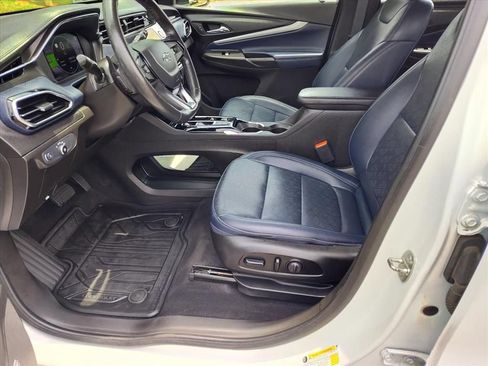 Used 2022 Chevrolet Bolt EUV Premier w/ Sun & Sound Package FWD image 12