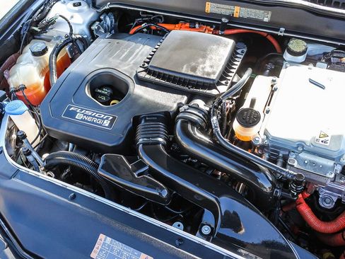 Used 2014 Ford Fusion Energi SE FWD image 32