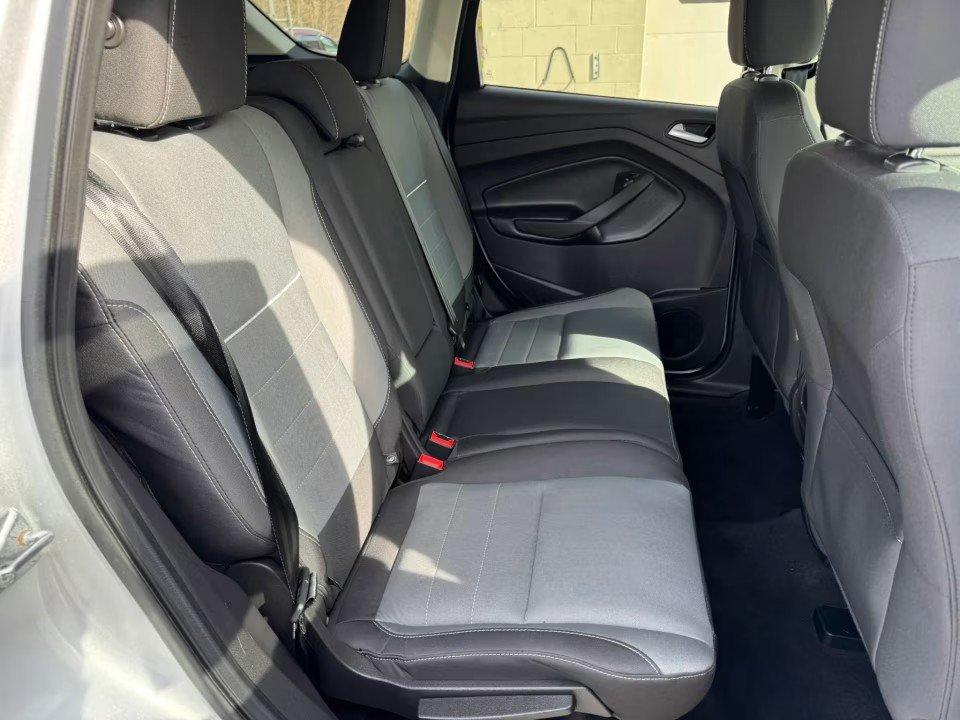 Used 2015 Ford Escape SE AWD/4WD image 17