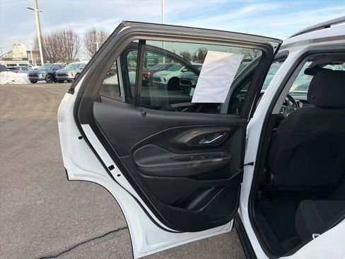 Used 2022 GMC Terrain SLE w/ Driver Convenience Package image 28