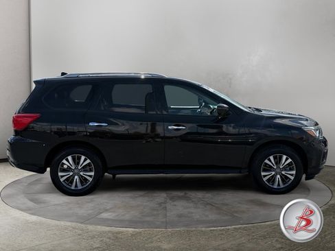 Used 2019 Nissan Pathfinder SL AWD/4WD image 8