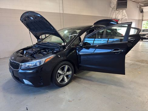 Used 2018 Kia Forte S w/ S Technology Package FWD image 9