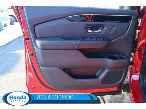 New 2025 Honda Pilot Touring image 27