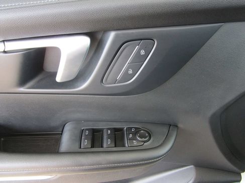 Used 2025 Buick Enclave Preferred FWD image 28
